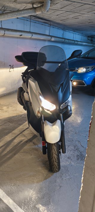 Yamaha XMAX 400 ABS Maxi Scooter