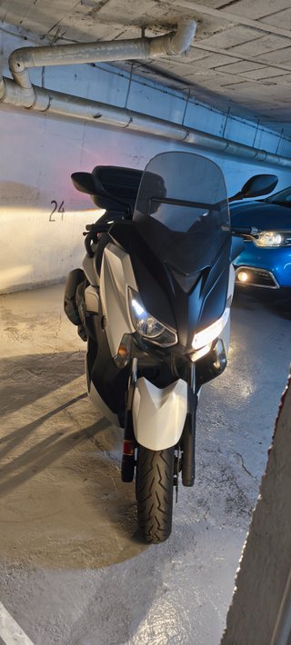 Yamaha XMAX 400 ABS Maxi Scooter