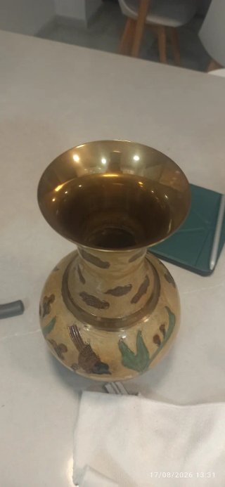 Jarrón decorativo beige y marrón