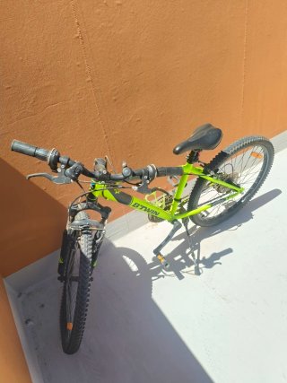 Bicicleta de montaña BTWIN verde