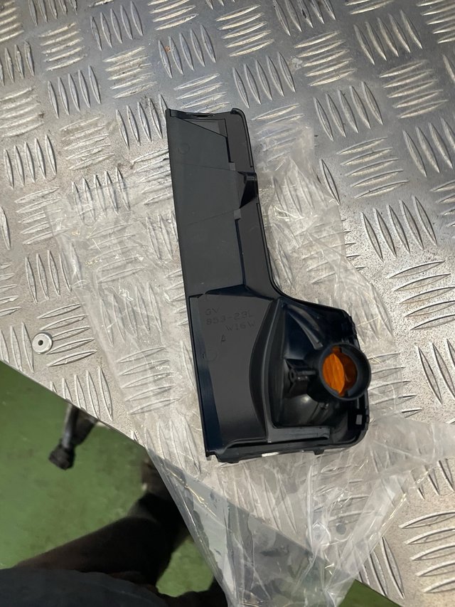 Piloto intermitente  espejo izquierdo Iveco 2019
