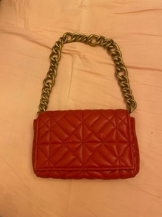 Bolso Zara Acolchado Cadena Dorada Rojo