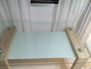 Mesa de salón cristal y madera