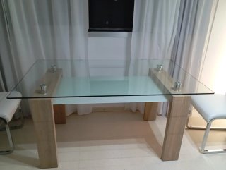 Mesa de salón cristal y madera