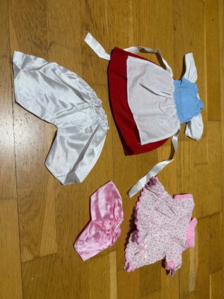 2 Vestidos y Pantalón Reborn Bebé