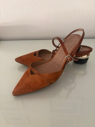 Zapatos de ante camel con tiras