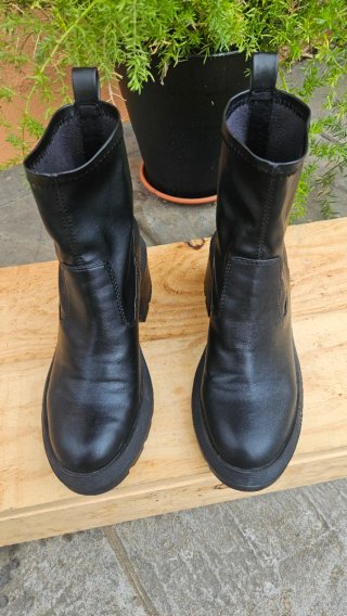Botín Stradivarius Talla 39 Negro