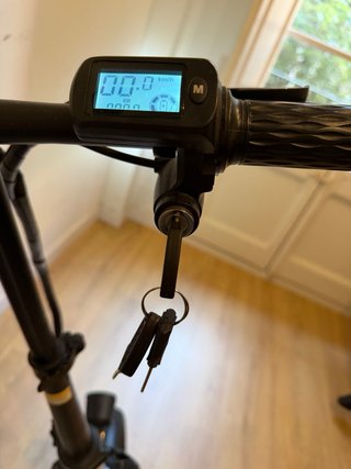 Bicicleta Eléctrica Plegable Blanca