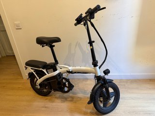 Bicicleta Eléctrica Plegable Blanca