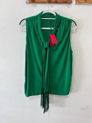 Blusa Carolina Herrera verde sin mangas