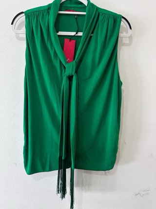 Blusa Carolina Herrera verde sin mangas