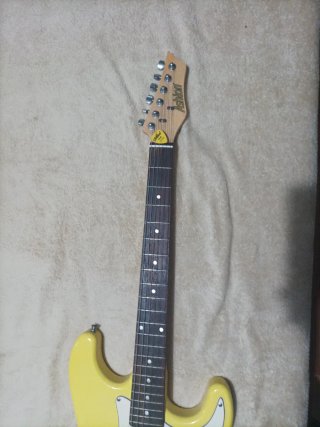 Guitarra Eléctrica Amarilla