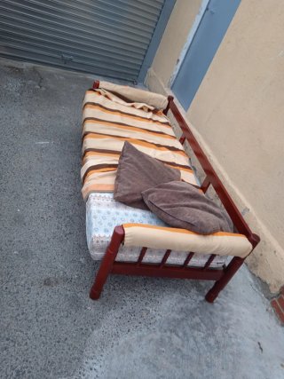 Sofá cama individual madera y tela