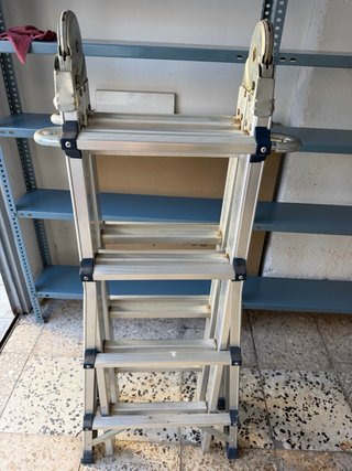 Escalera telescópica de aluminio