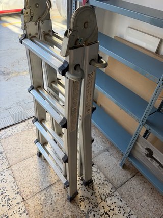 Escalera telescópica de aluminio