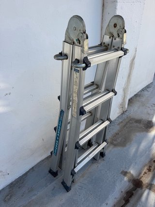 Escalera telescópica de aluminio
