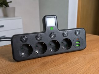 Regleta 4 enchufes + USB LED