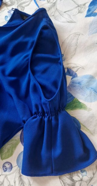 Mono corto Zara, azul eléctrico, Talla M.