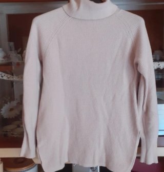 Maglione donna dolcevita con spacchi laterali