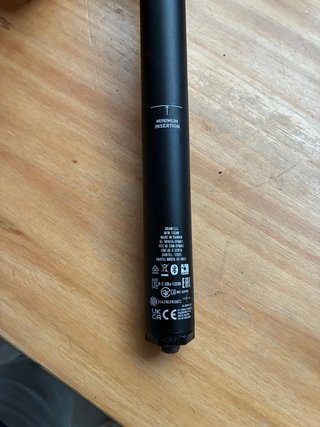 Tija telescópica inalámbrica Rockshox Reverb AXS