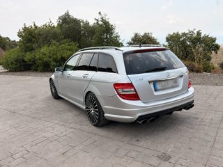 Mercedes-Benz C63 AMG 2010 (457cv)