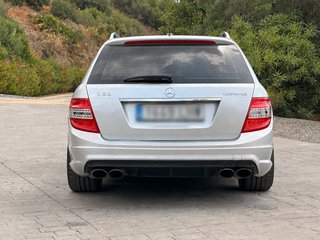 Mercedes-Benz C63 AMG 2010 (457cv)