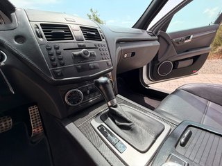 Mercedes-Benz C63 AMG 2010 (457cv)