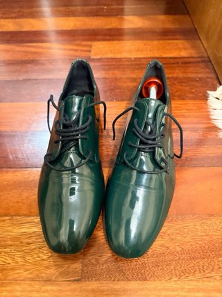 Zapatos Oxford Corina charol verde botella