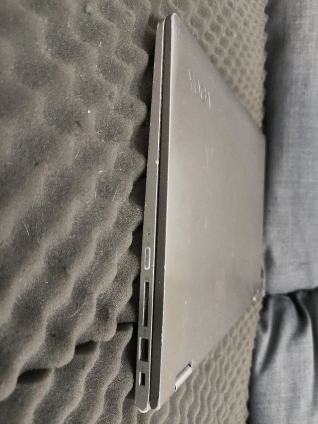 Lenovo Yoga Plata