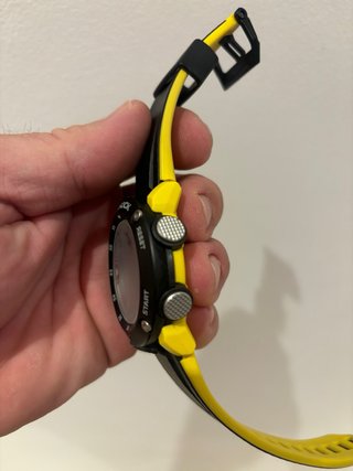 Casio G-Shock GA-2000 Amarillo y Negro