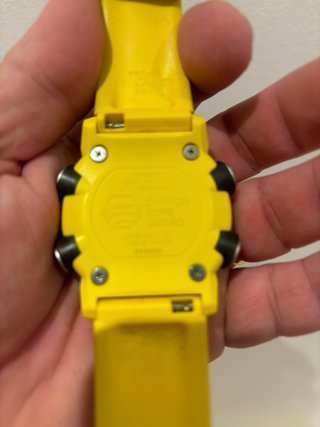 Casio G-Shock GA-2000 Amarillo y Negro