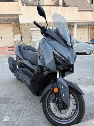 Yamaha XMAX Tech MAX 125 Negra