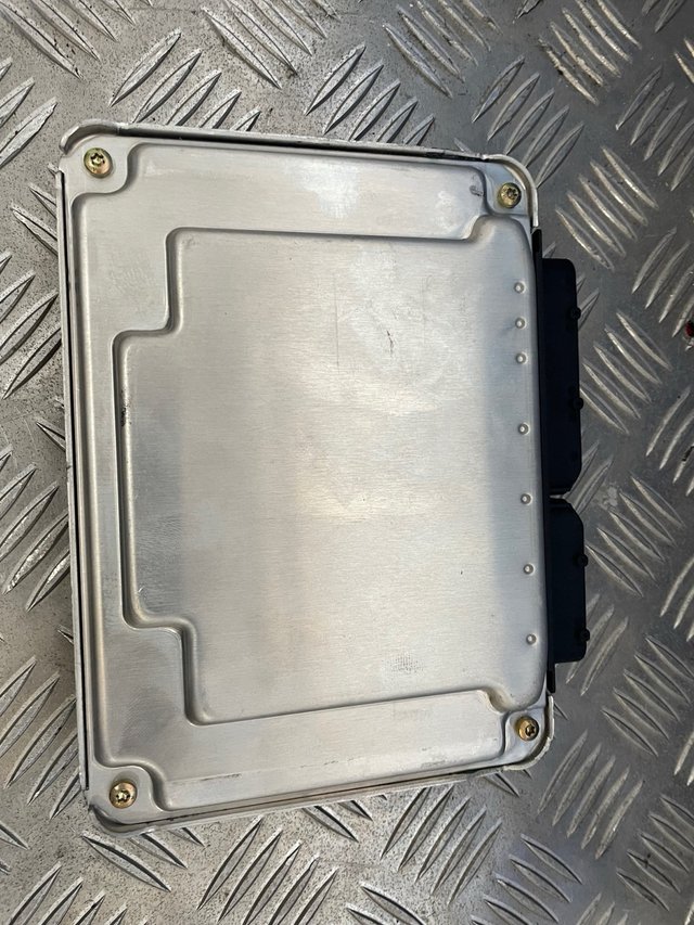Centralita Motor Audi 8E0 907 401 D