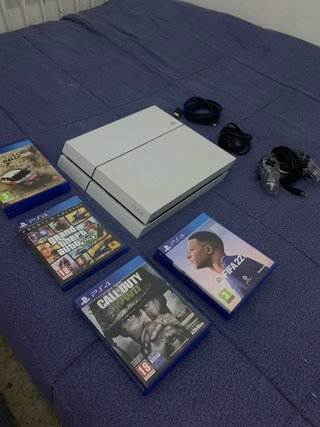 PS4 + Mando + juegos