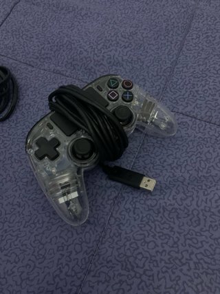 PS4 + Mando + juegos