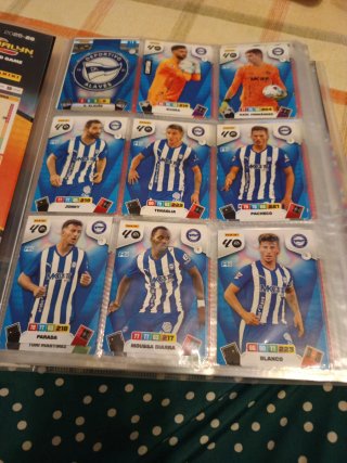 Álbum LALIGA Adrenalyn 2025-26 casi completo + Caj