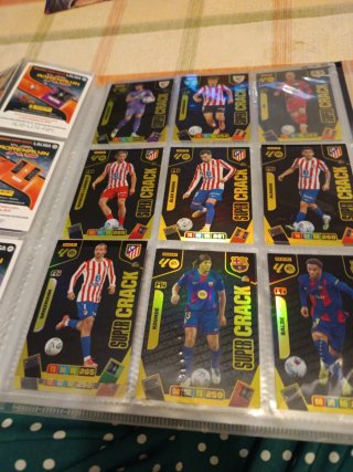 Álbum LALIGA Adrenalyn 2025-26 casi completo + Caj