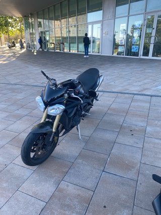 Triumph Street Triple 675 Negra