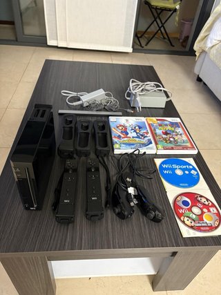 Consola Nintendo Wii Negra + Juegos y Accesorios