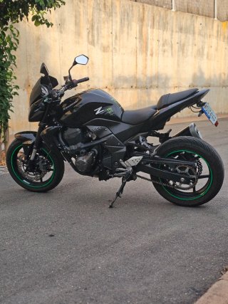 Kawasaki Z750 Negra