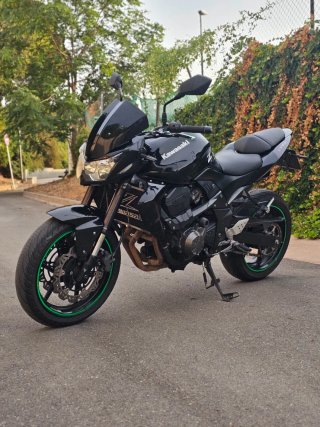 Kawasaki Z750 Negra