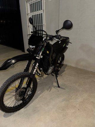 Yamaha DT 125 Enduro Negra