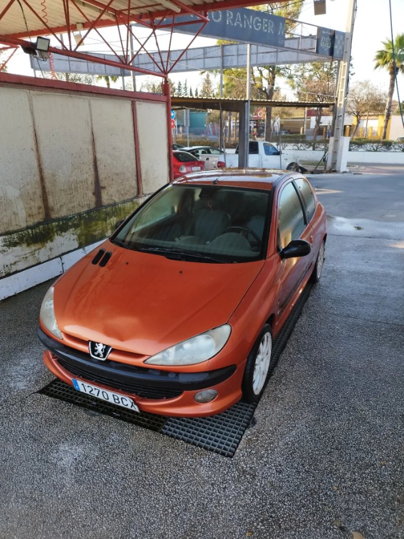 Peugeot 206 GTI - foto 1