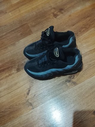 Nike Air Max 95 Negras Talla 37.5