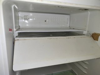 Nevera Aspes Blanca, con congelador