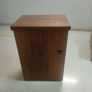 Máquina de coser ALFA antigua con mueble