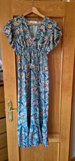 Vestido estampado floral entretiempo
