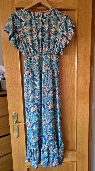 Vestido estampado floral entretiempo