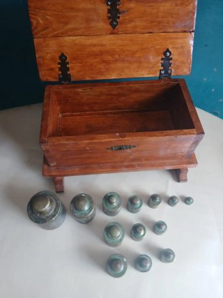 Juego de pesas de báscula vintage
