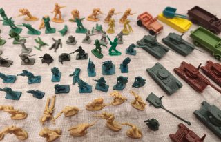 Lote Figuras Montaplex Militares y Accesorios